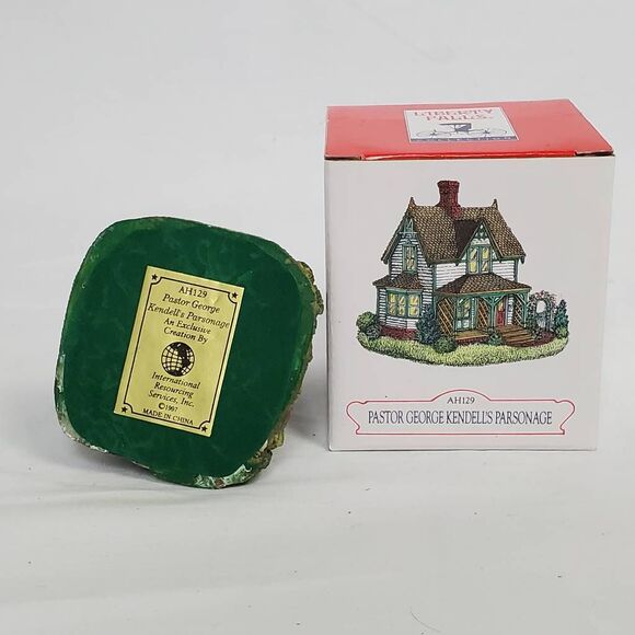 Liberty Falls Pastor George Kendell’s Parsonage AH129 Figurine w/ Box - Picture 3 of 3